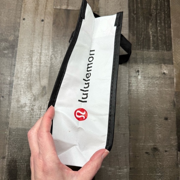 Lululemon Athletica Small Reusable Red and White Tote - Picture 3 of 8